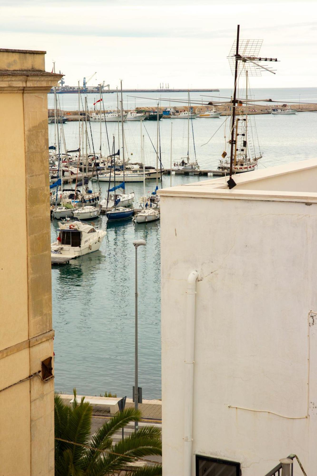 Ferienwohnung Palazzo Donnamaria Manfredonia Exterior foto